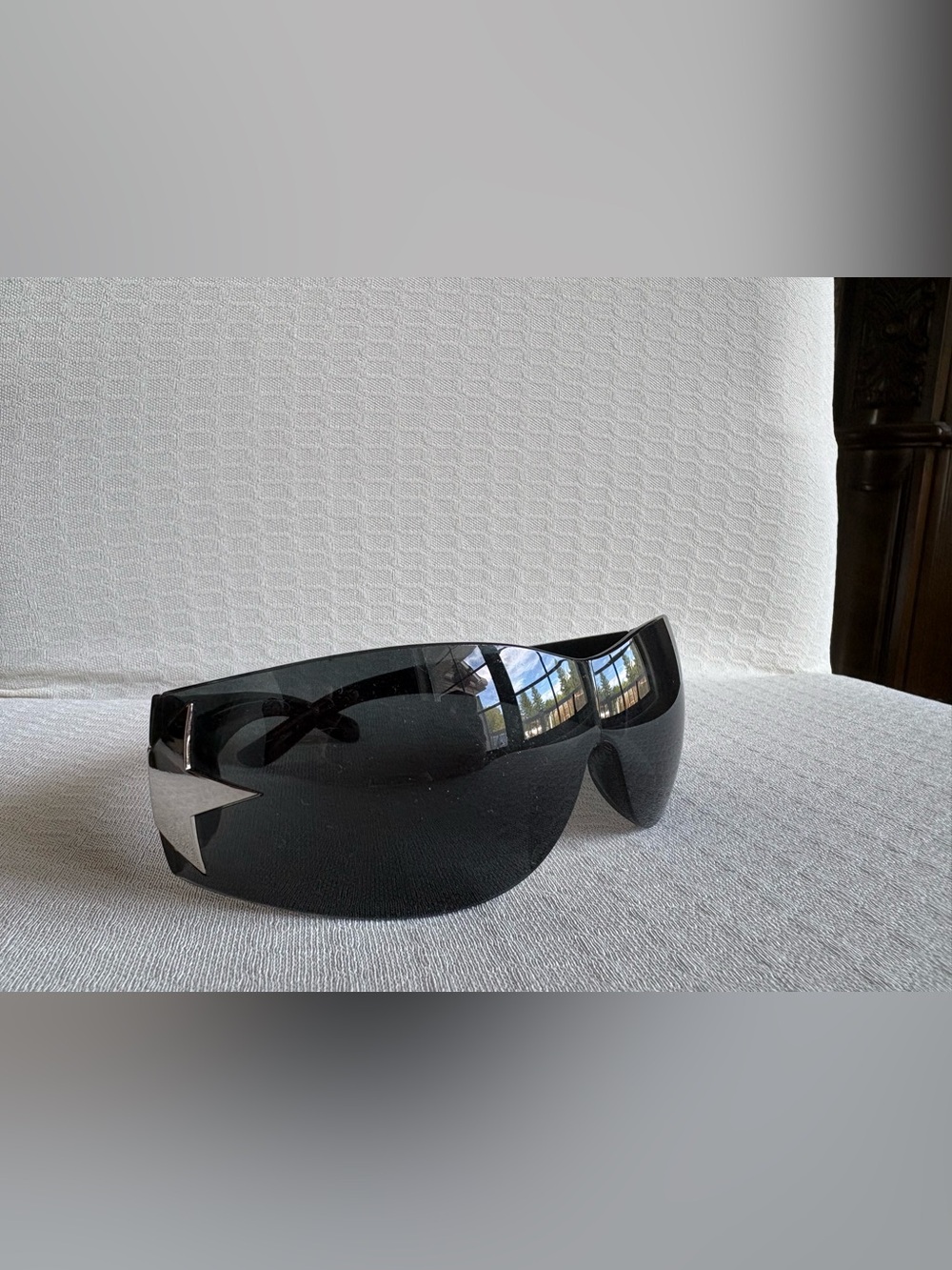 Men's Black Shield Sunglasses - Sleek Wraparound Design